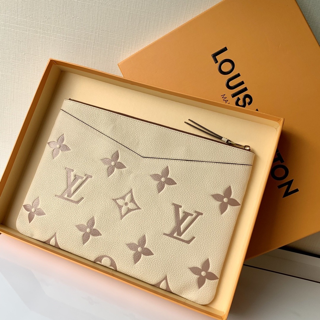 Louis Vuitton Pouch-29.5
